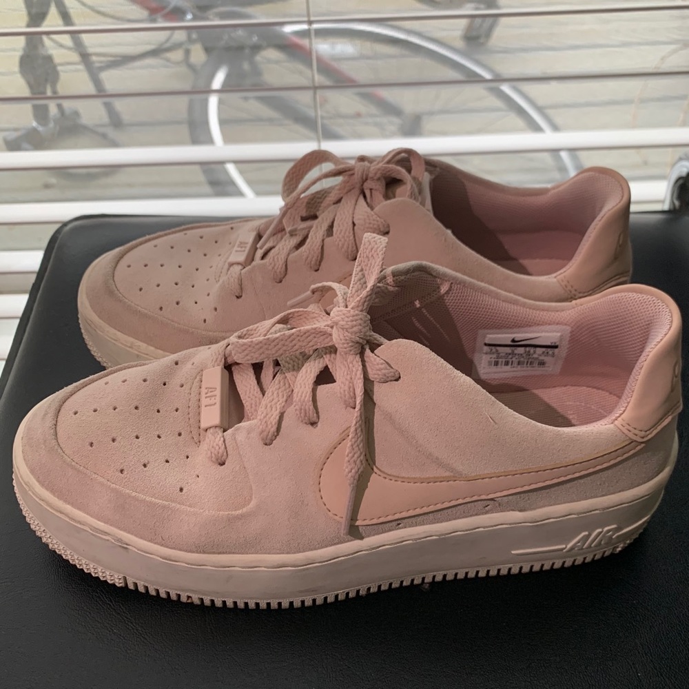 Nike Air Force 1 sage low pink